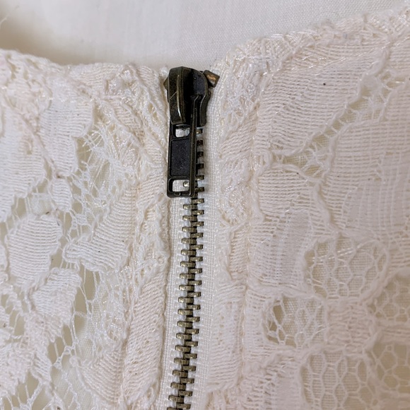 Lace Dress by Tulle - Picture 6 of 14